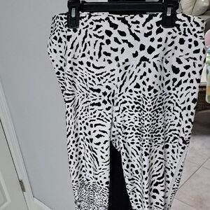 Betsey Johnson Black and White Patterned Leggings